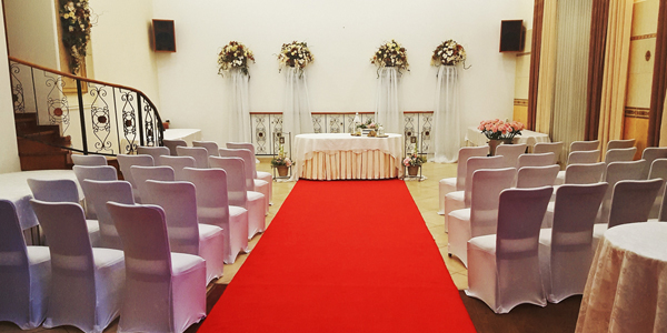 cerveny-koberec-svadba-web.jpg